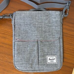 NWOT Herschel Supply Company Charcoal Small Tablet Crossbody Bag